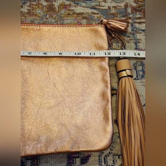 NWOT Miss Albright Speciaity Tan & Metaillic Clutch with 2 Tassel - Picture 6 of 7